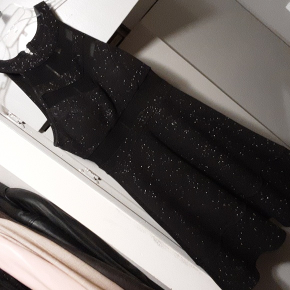 Dresses & Skirts - Sparkling black dress